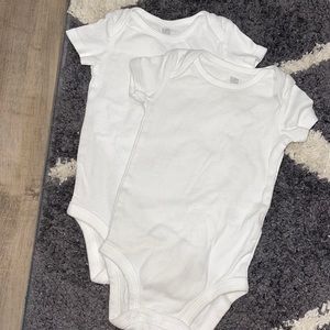 two pack of white onesies